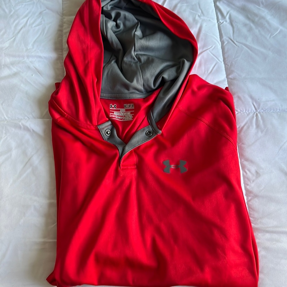 Under armor med heat gear long sleeve hoodie